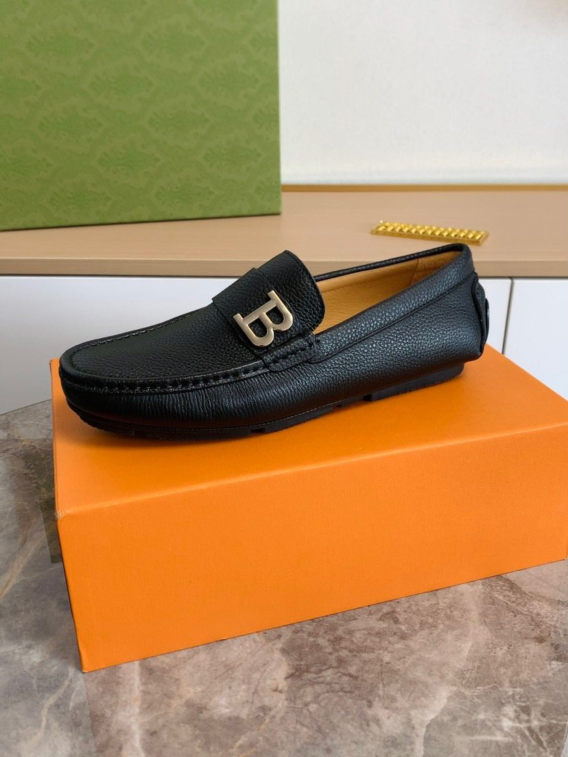 Men's Black Textured Hardware Loafers