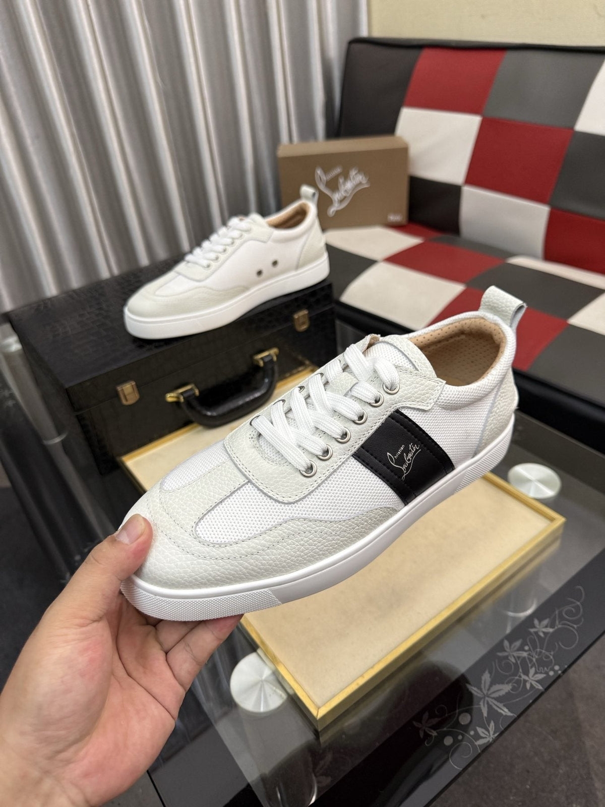 Christian Louboutin Script-Accent Low-Top Sneakers