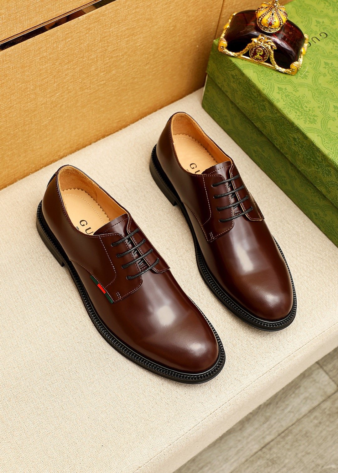 Gucci Stripe Lace-Up Dress Shoes