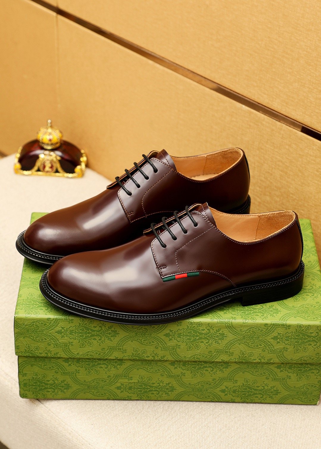 Gucci Stripe Lace-Up Dress Shoes